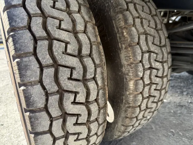 いすゞ エルフ BKG-NLR85N(2WD)の写真42