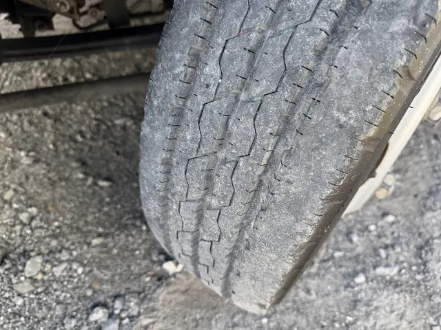 いすゞ エルフ BKG-NLR85N(2WD)の写真43