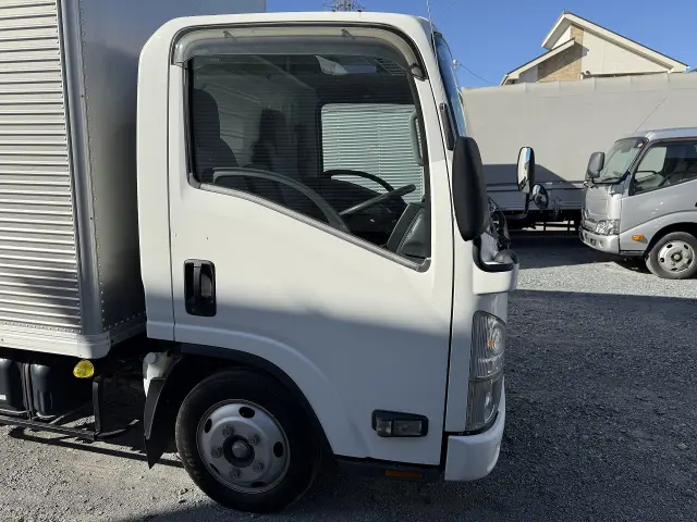 いすゞ エルフ BKG-NLR85N(2WD)の写真49