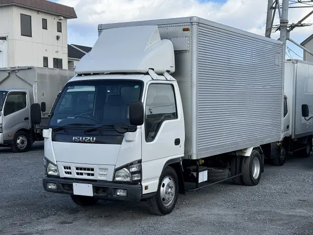 いすゞ エルフ PB-NKR81AN(2WD)の写真2