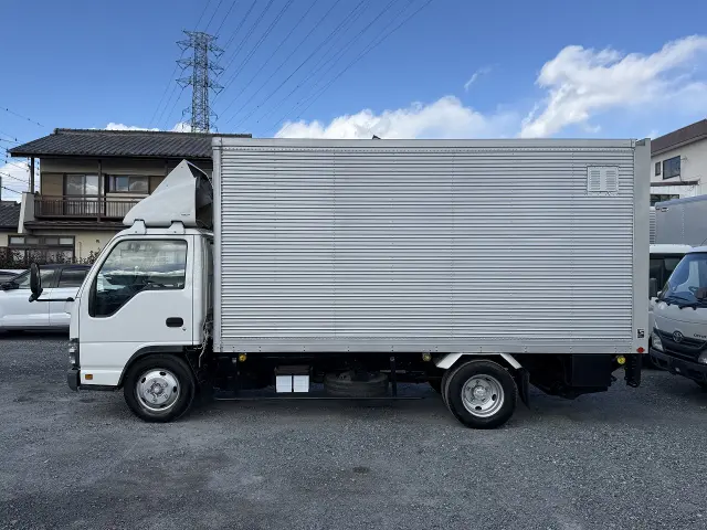 いすゞ エルフ PB-NKR81AN(2WD)の写真4
