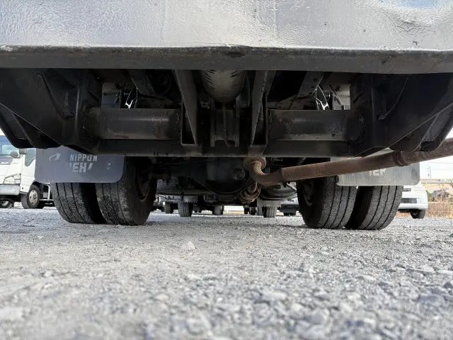 いすゞ エルフ PB-NKR81AN(2WD)の写真12