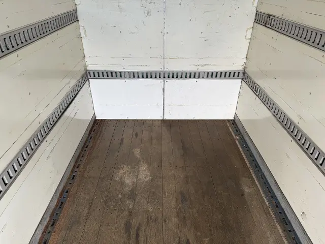 いすゞ エルフ PB-NKR81AN(2WD)の写真33