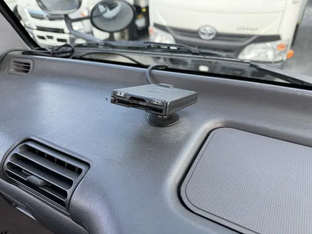 いすゞ エルフ PB-NKR81AN(2WD)の写真39