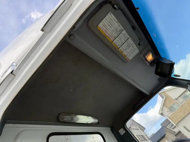 いすゞ エルフ PB-NKR81AN(2WD)の写真45