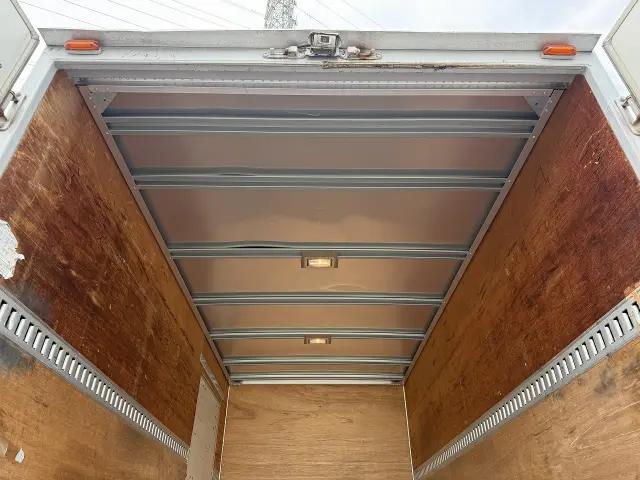 いすゞ エルフ TKG-NLR85N(2WD)の写真10