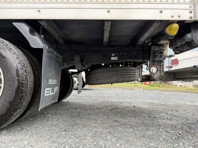 いすゞ エルフ TKG-NLR85N(2WD)の写真25