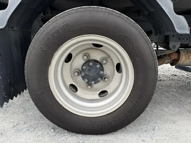いすゞ エルフ TKG-NLR85N(2WD)の写真29