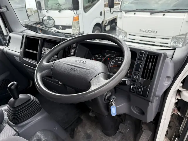 いすゞ エルフ TKG-NLR85N(2WD)の写真37
