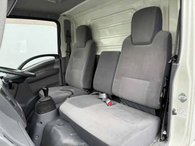 いすゞ エルフ TKG-NLR85N(2WD)の写真44