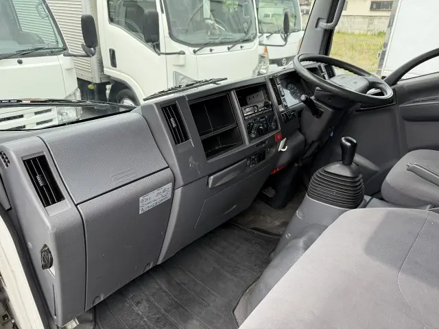 いすゞ エルフ TKG-NLR85N(2WD)の写真46