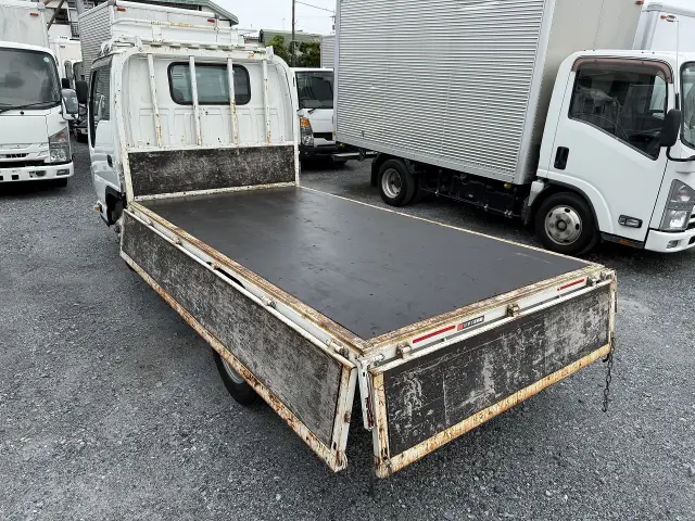 いすゞ エルフ TKG-NJR85A(2WD)の写真29