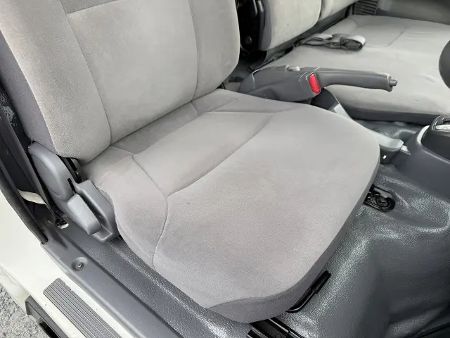 いすゞ エルフ TKG-NJR85A(2WD)の写真35