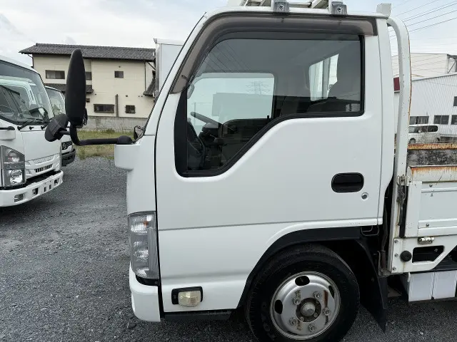 いすゞ エルフ TKG-NJR85A(2WD)の写真47