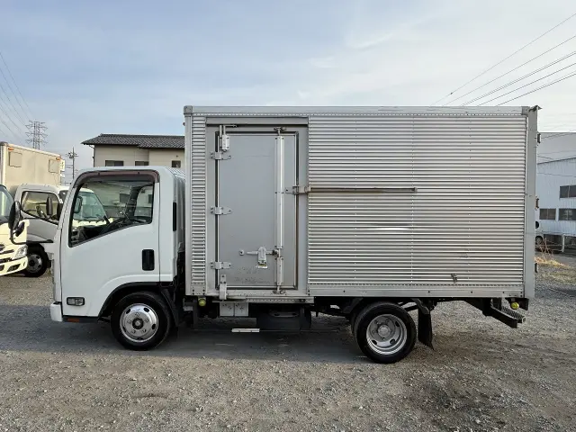 いすゞ エルフ TPG-NLR85N(2WD)の写真3