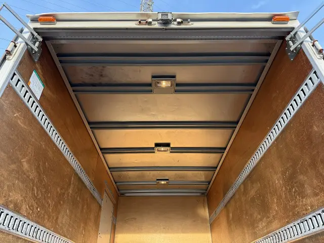 いすゞ エルフ TPG-NLR85N(2WD)の写真6