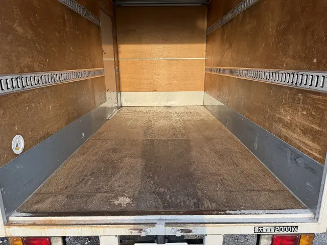 いすゞ エルフ TPG-NLR85N(2WD)の写真11