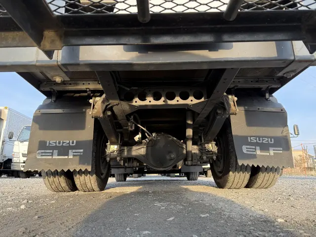 いすゞ エルフ TPG-NLR85N(2WD)の写真11