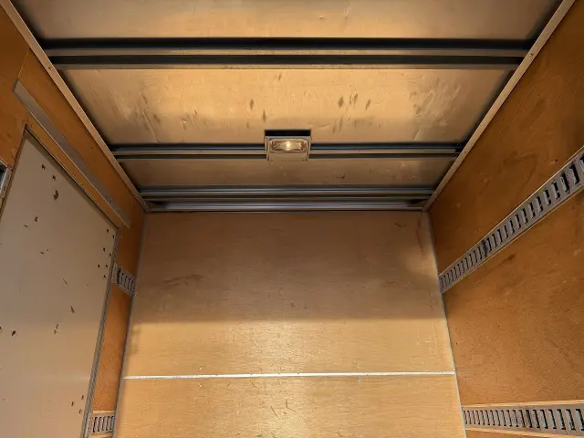 いすゞ エルフ TPG-NLR85N(2WD)の写真14