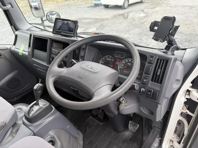 いすゞ エルフ TPG-NLR85N(2WD)の写真15