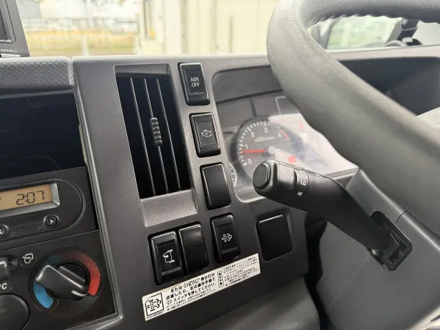 いすゞ エルフ TPG-NLR85N(2WD)の写真16