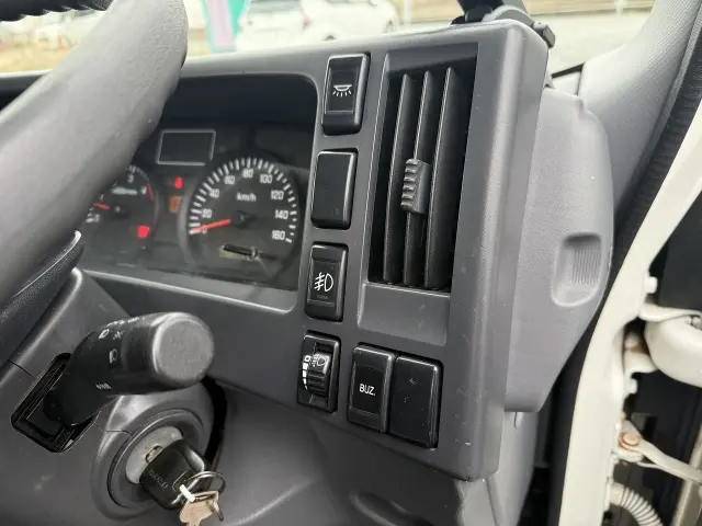 いすゞ エルフ TPG-NLR85N(2WD)の写真21