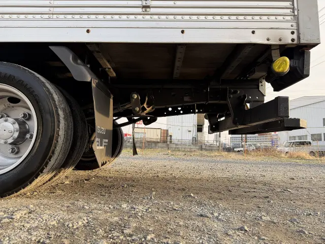 いすゞ エルフ TPG-NLR85N(2WD)の写真26