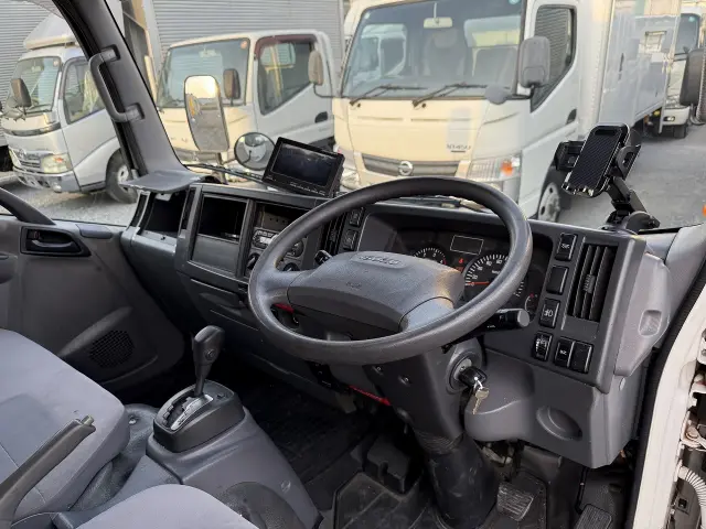 いすゞ エルフ TPG-NLR85N(2WD)の写真40