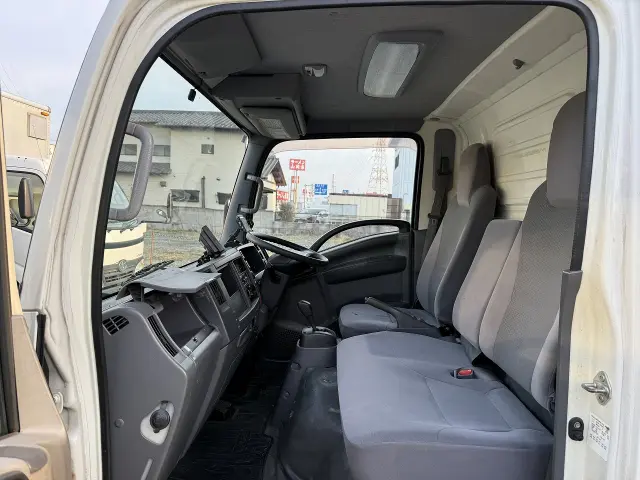 いすゞ エルフ TPG-NLR85N(2WD)の写真41