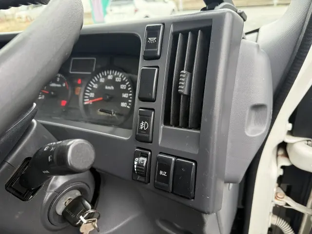 いすゞ エルフ TPG-NLR85N(2WD)の写真48