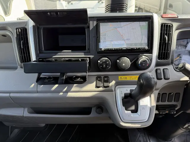 三菱 キャンター TPG-FBA20(2WD)の写真37