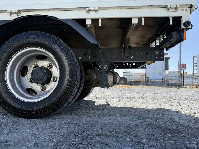 三菱 キャンター TPG-FBA20(2WD)の写真37
