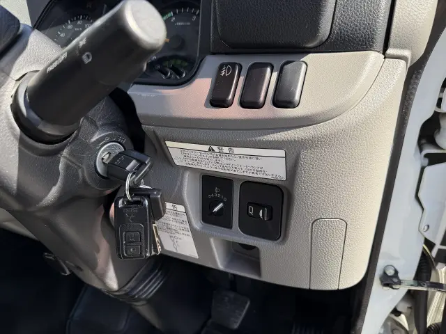 三菱 キャンター TPG-FBA20(2WD)の写真44