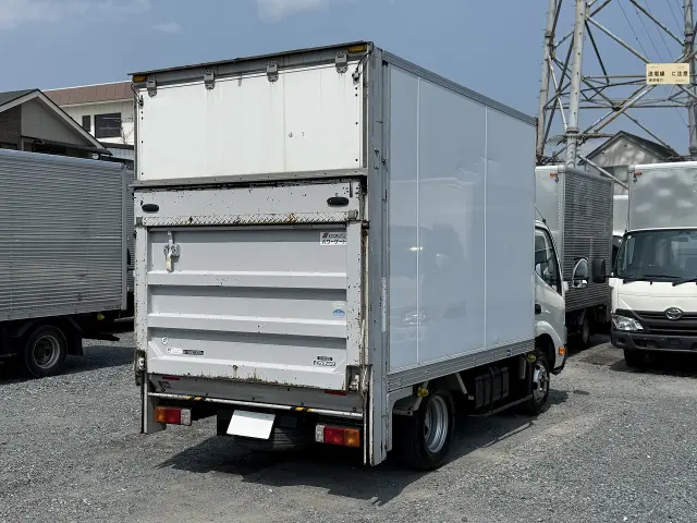 トヨタ ダイナ TKG-XZC605(2WD)の写真2