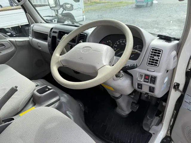 トヨタ ダイナ BDG-XZU308(2WD)の写真18
