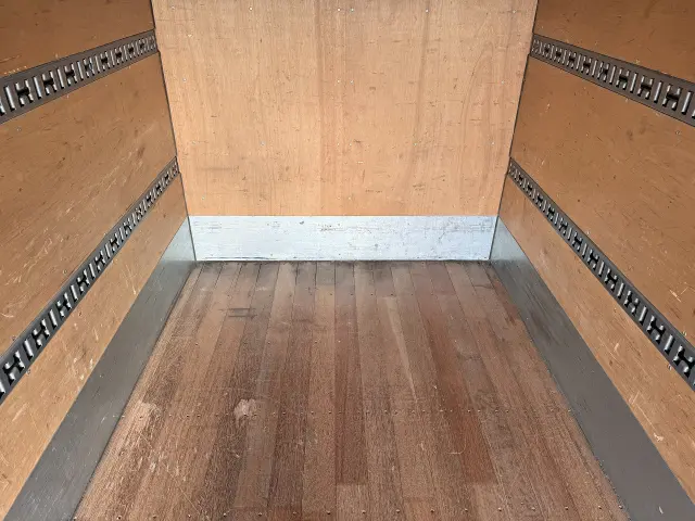 三菱 キャンター TKG-FEA50(2WD)の写真16