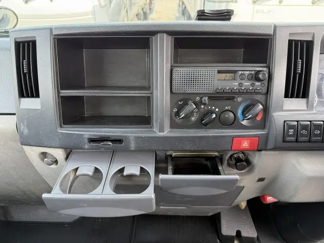 いすゞ エルフ SKG-NJR85AD(2WD)の写真19
