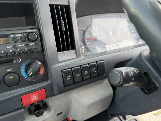 いすゞ エルフ SKG-NJR85AD(2WD)の写真46
