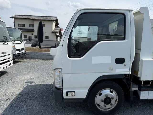 いすゞ エルフ SKG-NJR85AD(2WD)の写真49