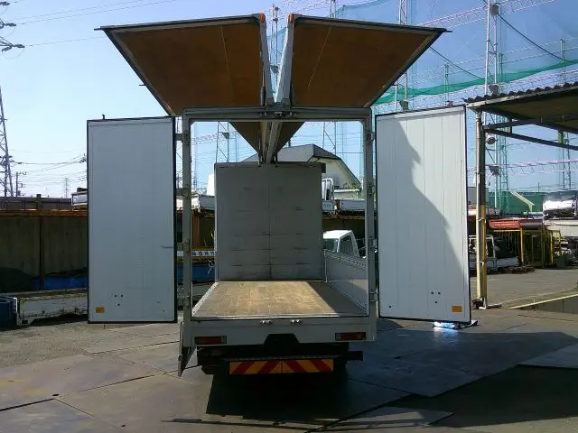 三菱 キャンター TPG-FEB90(2WD)の写真10