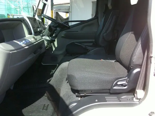 三菱 キャンター TPG-FEB90(2WD)の写真16