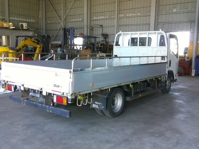 いすゞ エルフ TRG-NPR85AR(2WD)の写真3