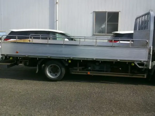 いすゞ エルフ TRG-NPR85AR(2WD)の写真8