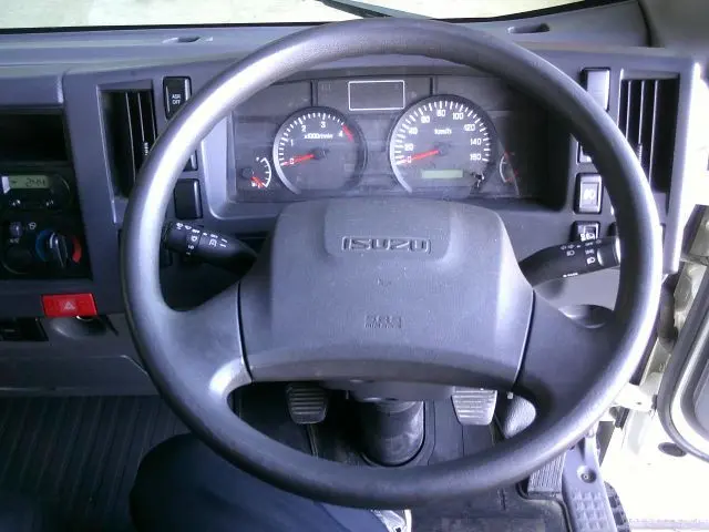 いすゞ エルフ TRG-NPR85AR(2WD)の写真17