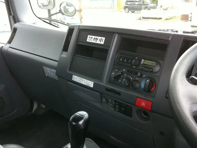 いすゞ エルフ TRG-NPR85AR(2WD)の写真21