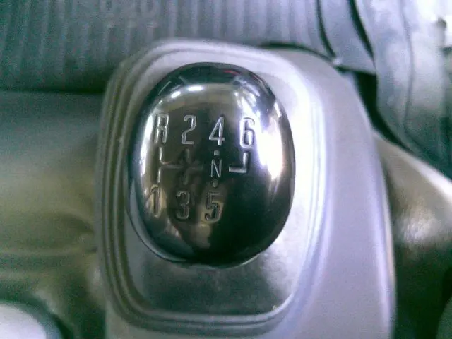 いすゞ エルフ TRG-NPR85AR(2WD)の写真24