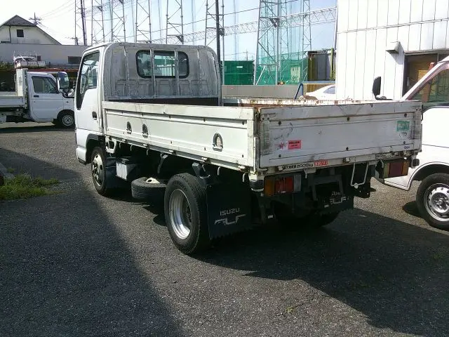 いすゞ エルフ PB-NKR81A(2WD)の写真4