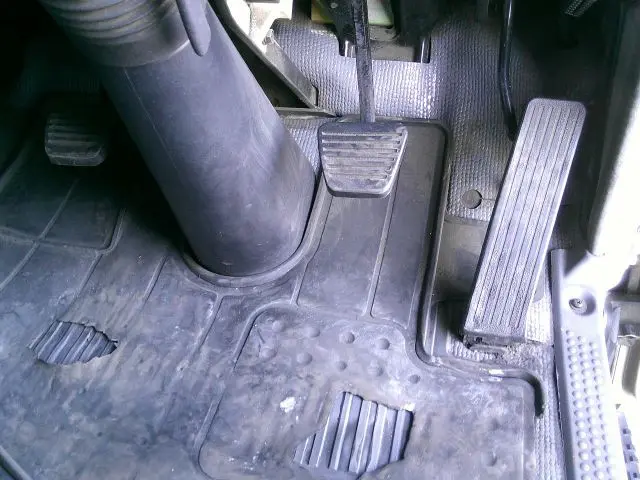 いすゞ エルフ PB-NKR81A(2WD)の写真27