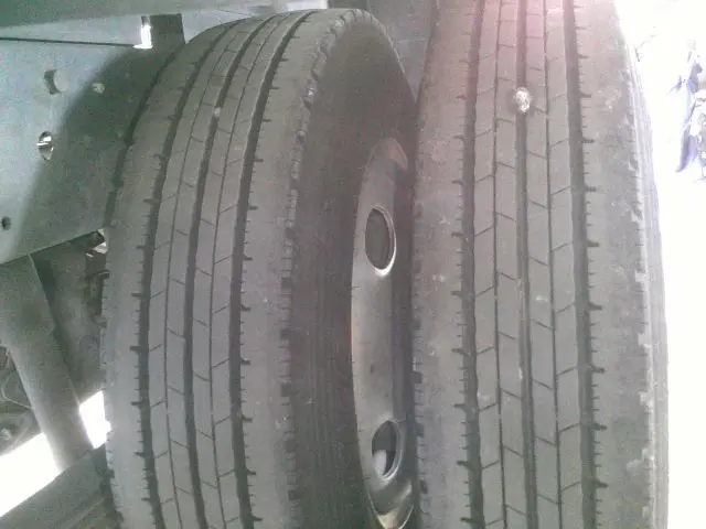 いすゞ エルフ PB-NKR81A(2WD)の写真47