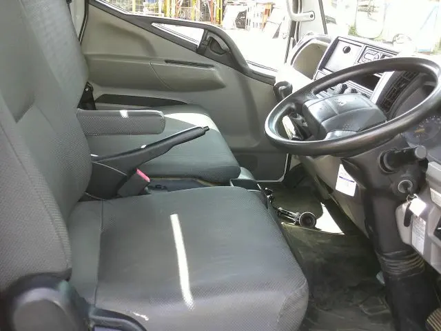 三菱 キャンター TPG-FBA60(2WD)の写真18